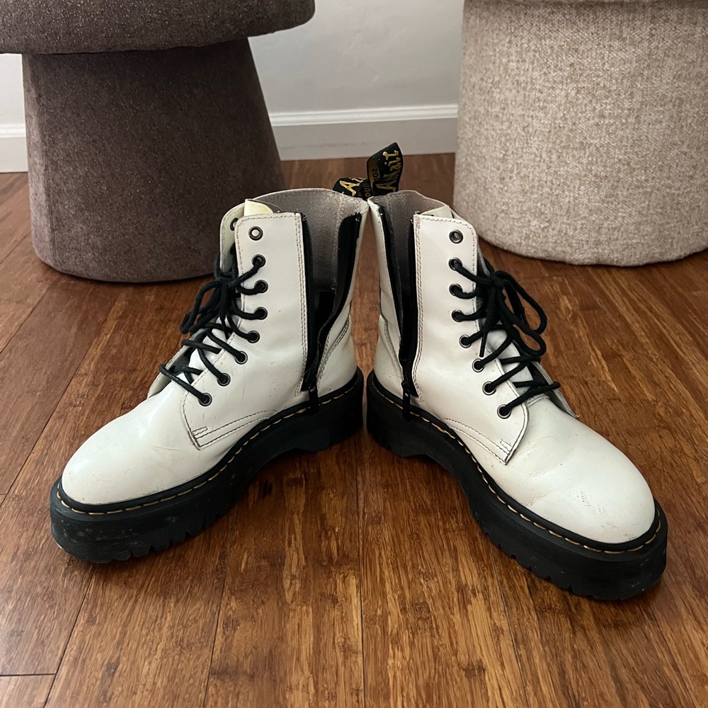 White platform doc martens. Size 8